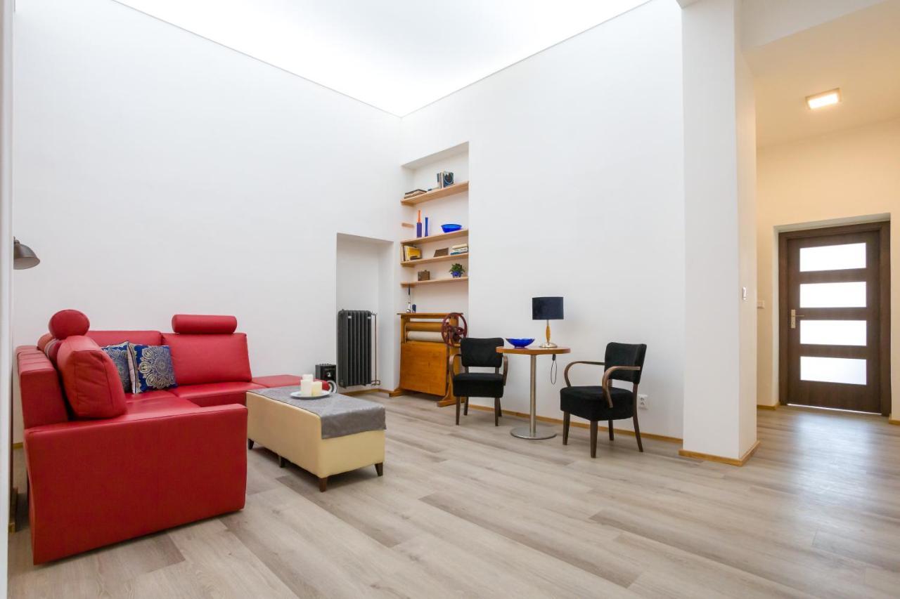 Luxusni Velky Apartman S Terasou V Centru Litomysle エクステリア 写真