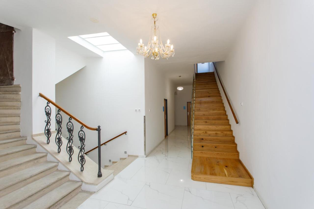 Luxusni Velky Apartman S Terasou V Centru Litomysle エクステリア 写真
