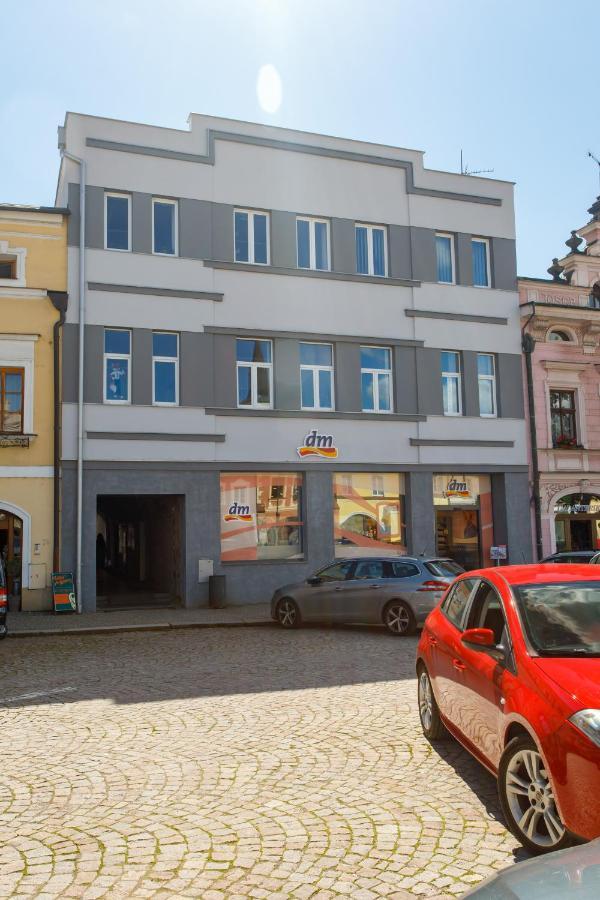 Luxusni Velky Apartman S Terasou V Centru Litomysle エクステリア 写真